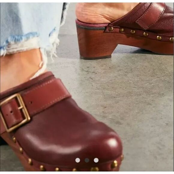 Free People Womens Culver City‎ Studded Wooden Platform Clogs Mahogany Size 38.5 - Picture 1 of 11